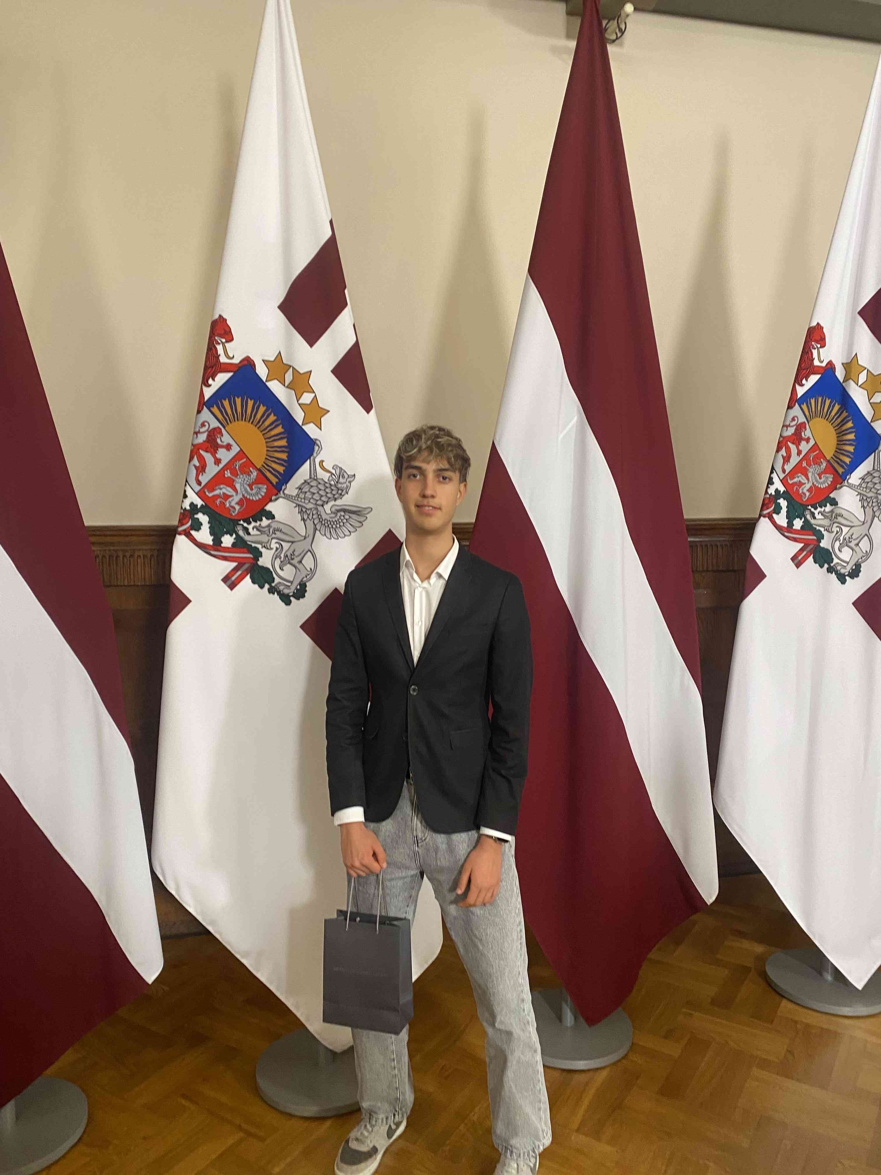 2025-11-28 13_52_15(1)